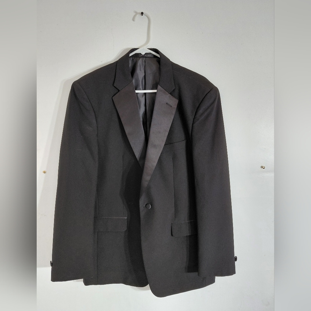 EUC Neilallyn Formal Collection Tuxedo Jacket 39 L